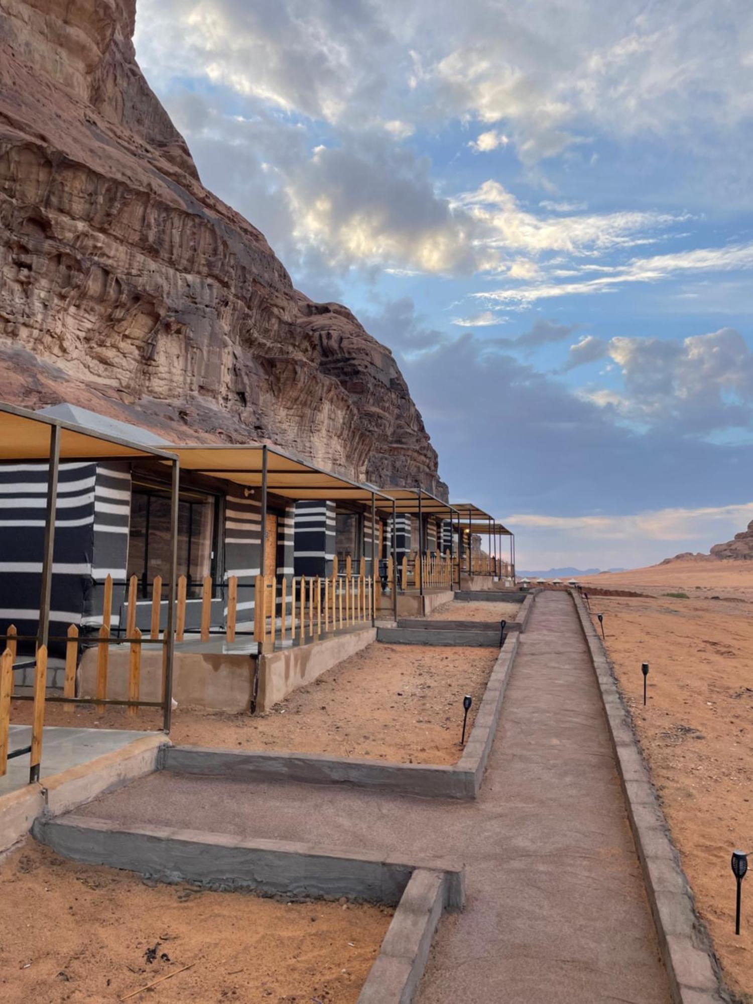 Hotel Zawaideh Desert Camp à Wadi Rum Extérieur photo