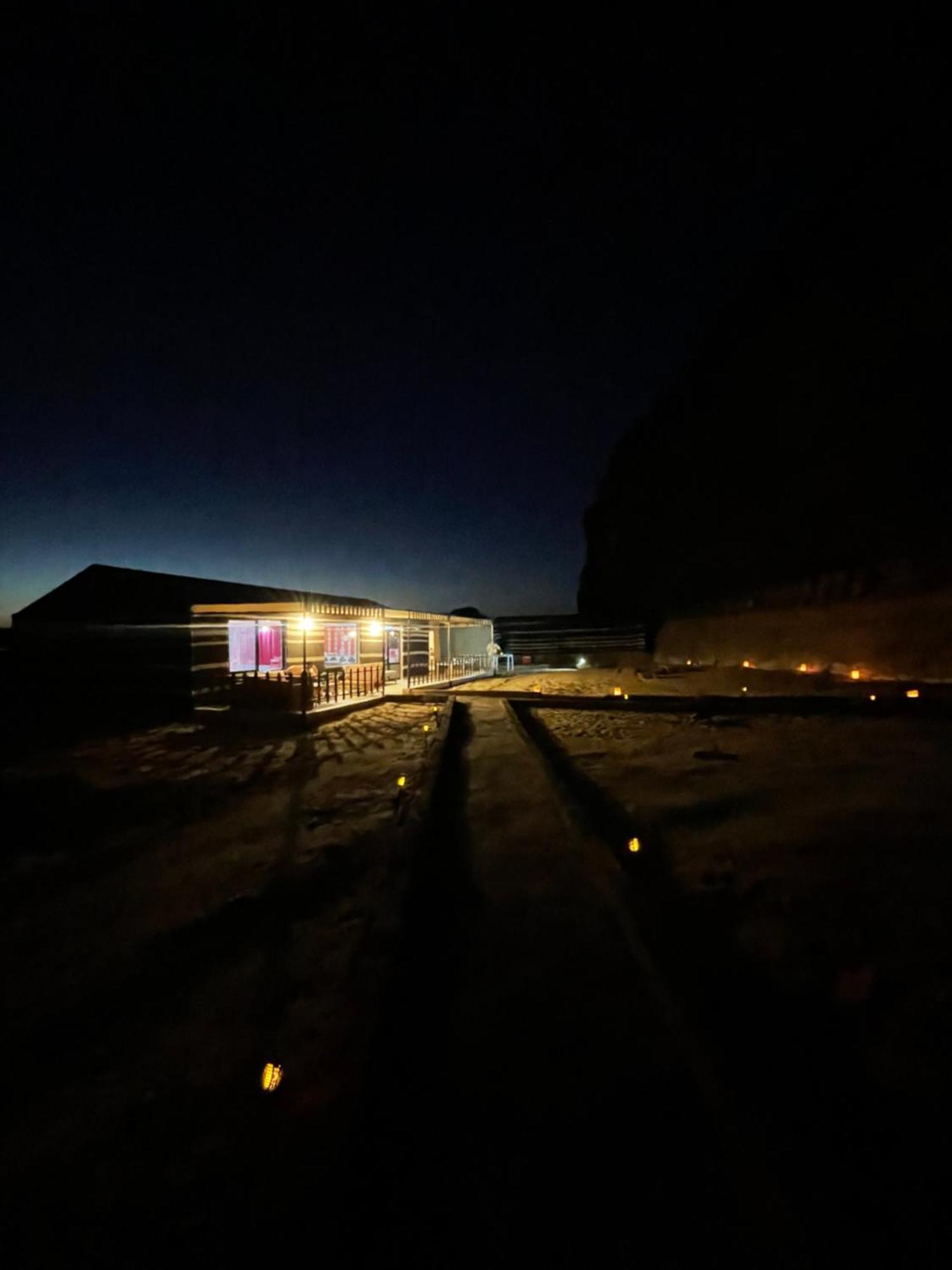 Hotel Zawaideh Desert Camp à Wadi Rum Extérieur photo