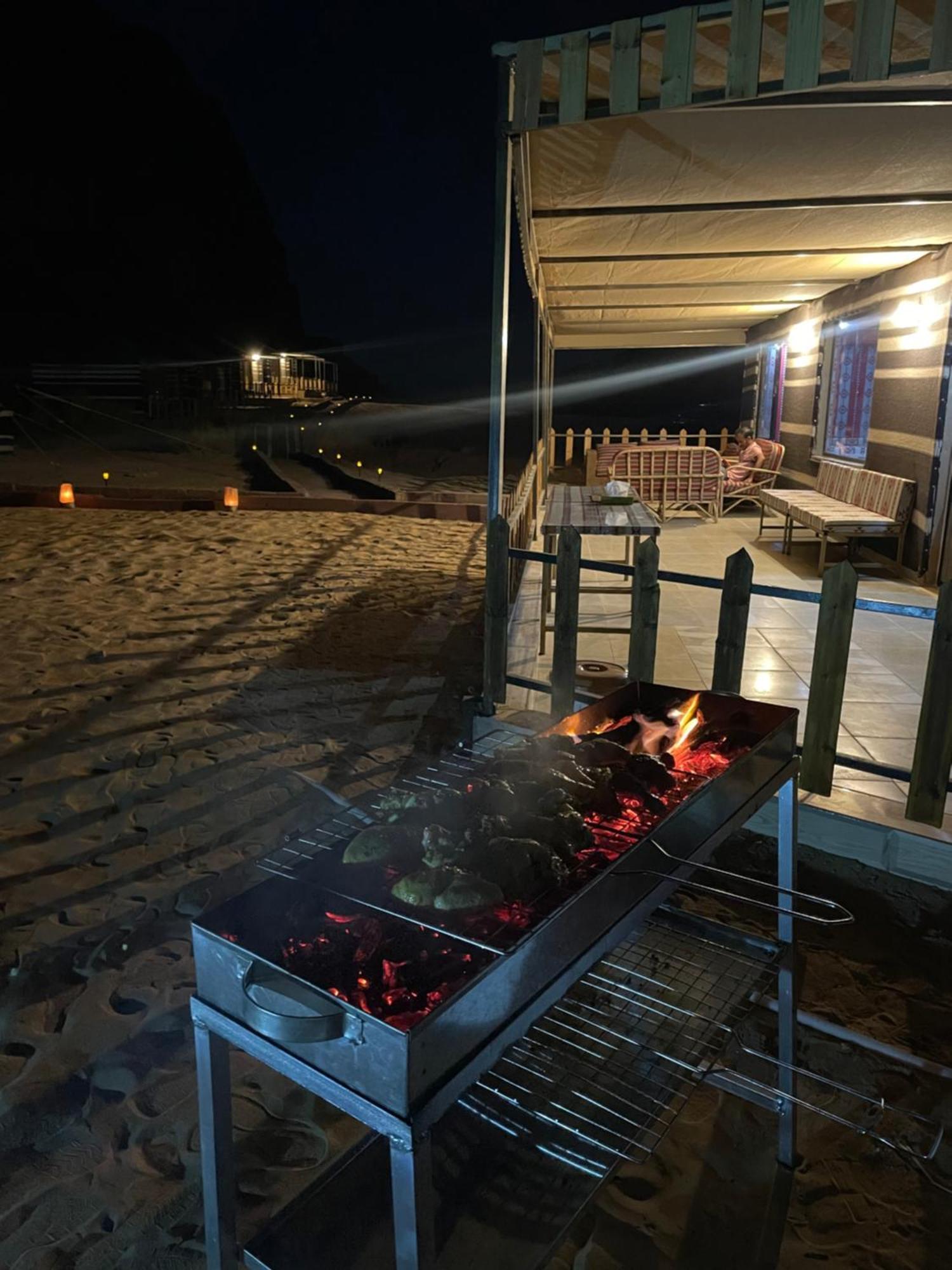 Hotel Zawaideh Desert Camp à Wadi Rum Extérieur photo